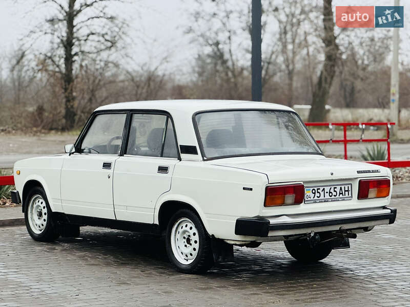 Седан ВАЗ / Lada 2105 1993 в Новомосковске