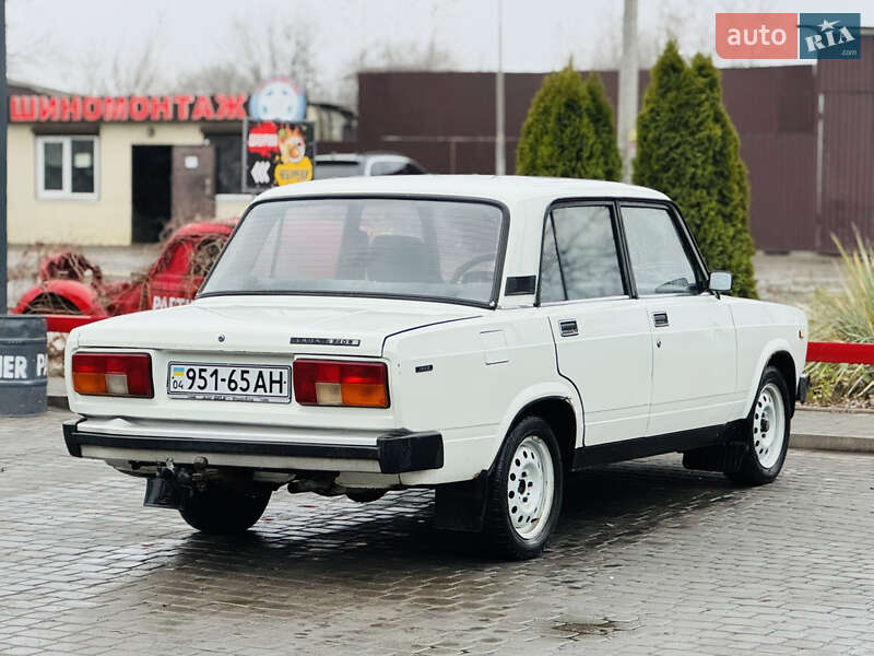 Седан ВАЗ / Lada 2105 1993 в Новомосковске