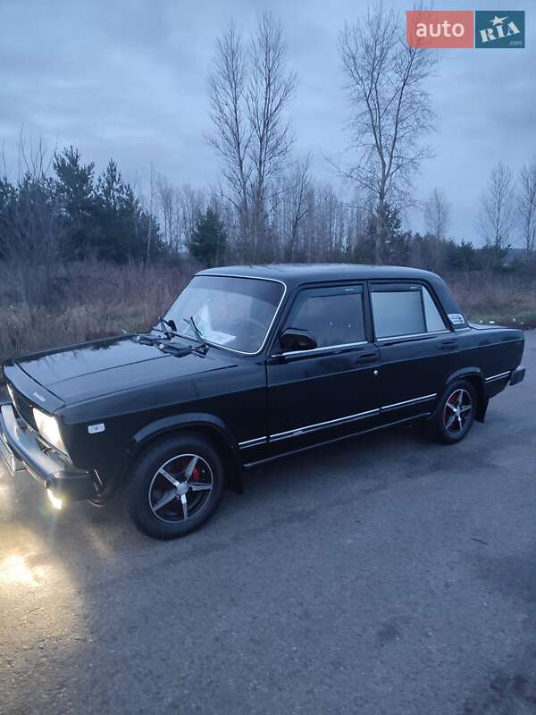 Седан ВАЗ / Lada 2105 1992 в Полтаве