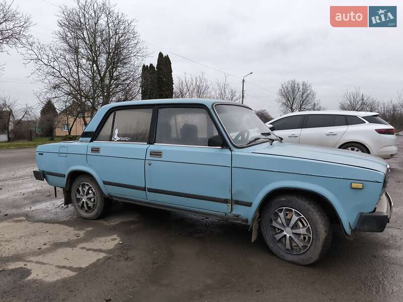 Седан ВАЗ / Lada 2105 1987 в Дубно