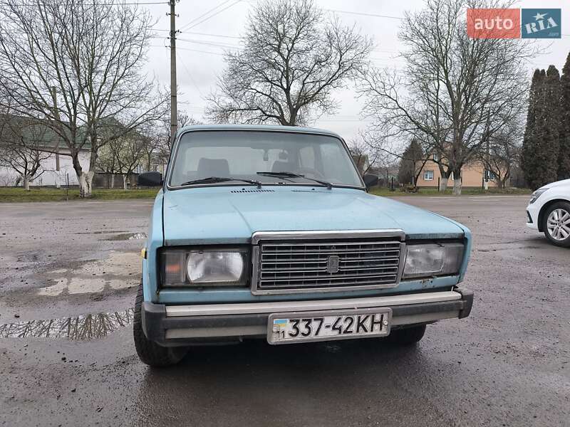 Седан ВАЗ / Lada 2105 1987 в Дубно