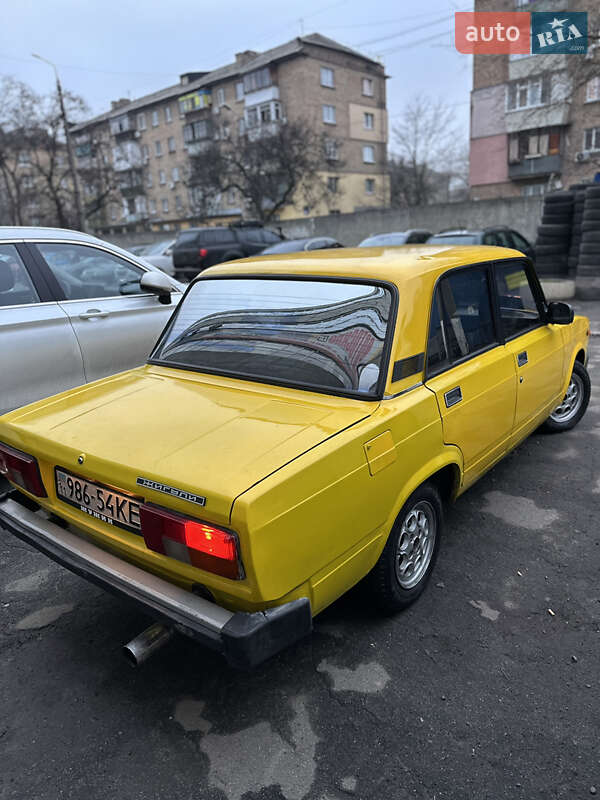 Седан ВАЗ / Lada 2105 1983 в Києві фото 4 Седан ВАЗ / Lada 2105 1983 в Києві