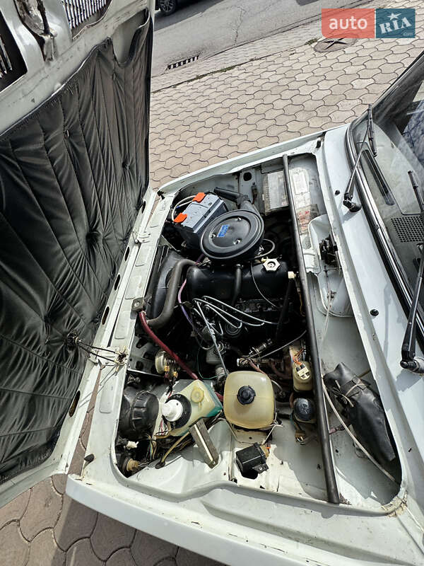 Седан ВАЗ / Lada 2105 1990 в Кривом Роге