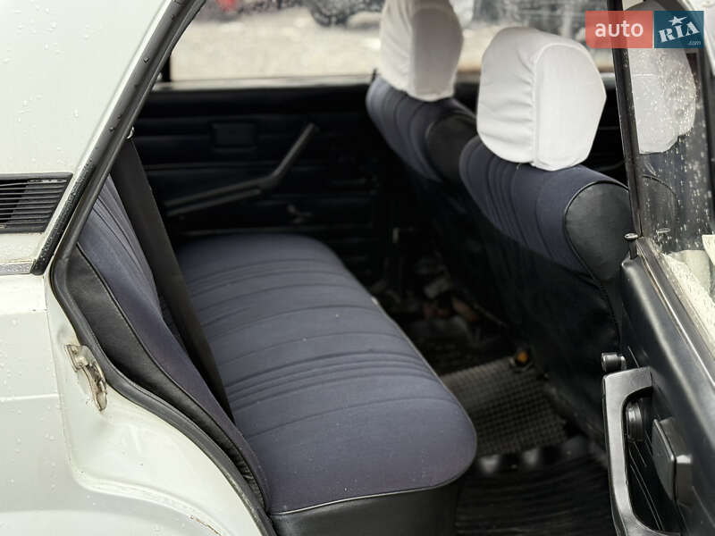 Седан ВАЗ / Lada 2105 1996 в Чернівцях фото 16 Седан ВАЗ / Lada 2105 1996 в Чернівцях