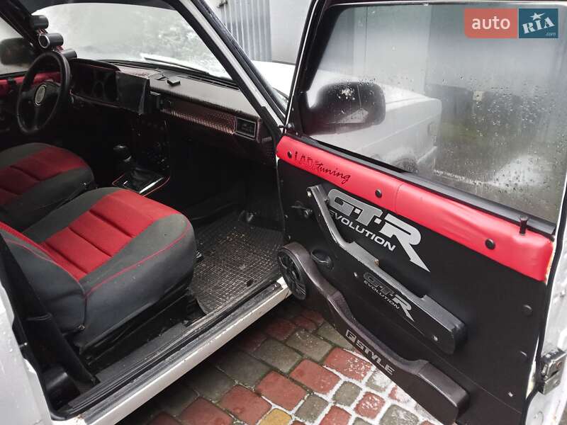 Седан ВАЗ / Lada 2105 1979 в Золочеве