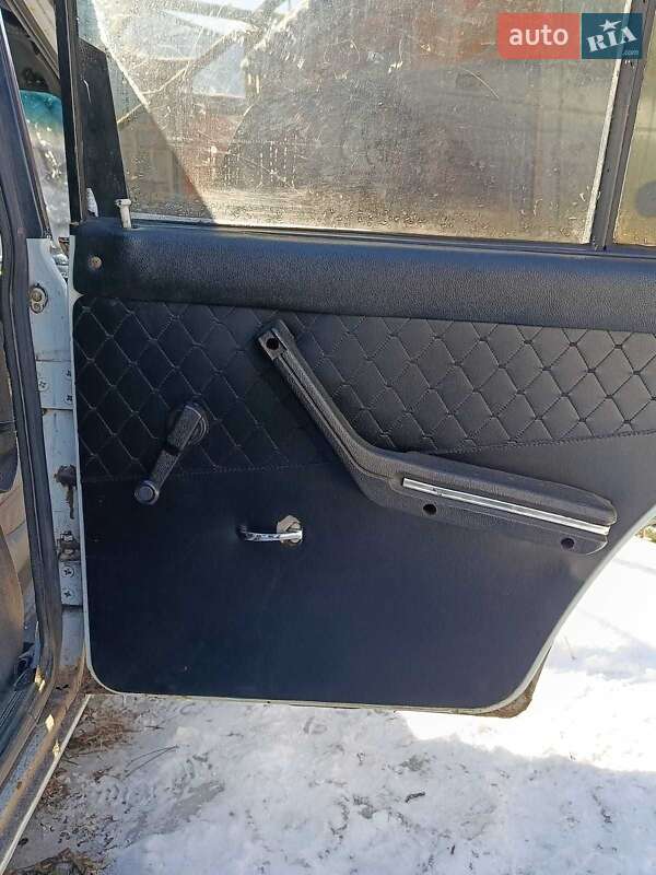Седан ВАЗ / Lada 2105 1983 в Мерефа фото 7 Седан ВАЗ / Lada 2105 1983 в Мерефа