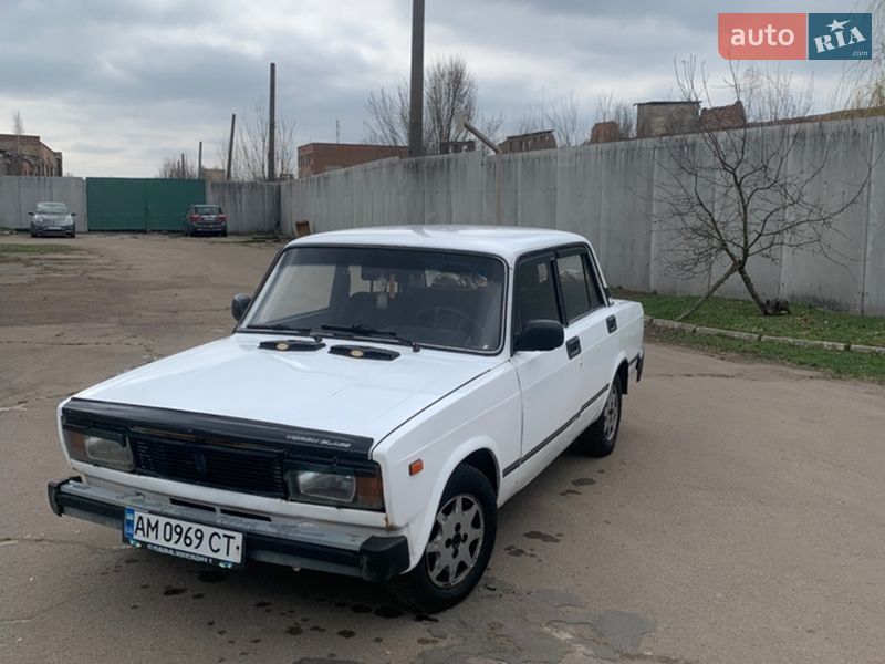 Седан ВАЗ / Lada 2105 1982 в Житомире фото 13 Седан ВАЗ / Lada 2105 1982 в Житомире