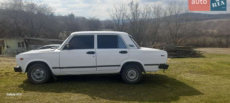 Седан ВАЗ / Lada 2105 1985 в Чернівцях