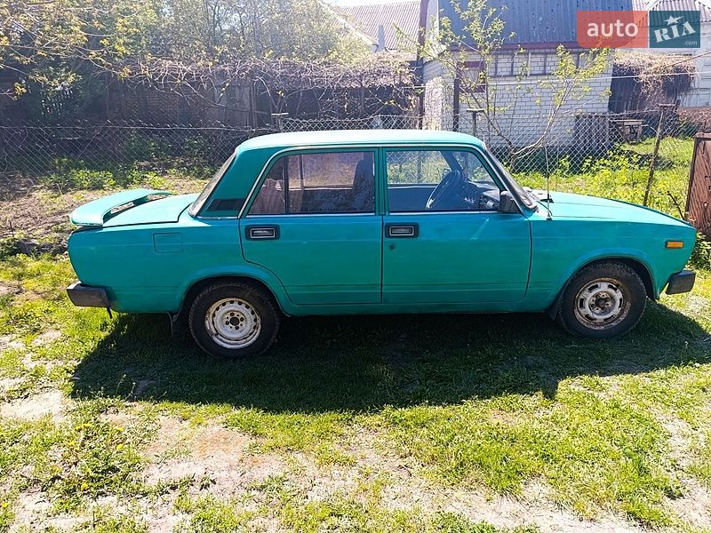 Седан ВАЗ / Lada 2105 1983 в Смеле