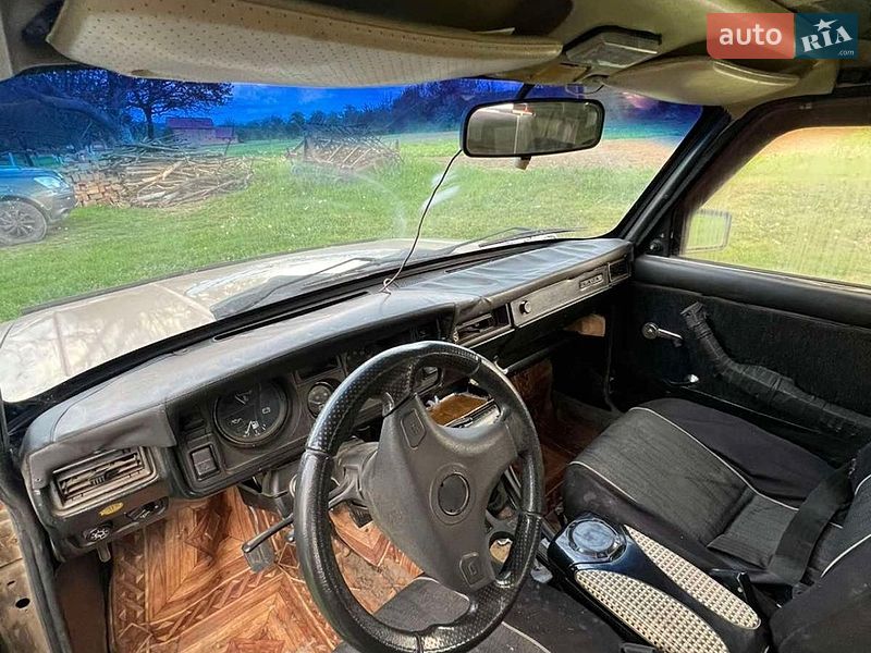 Седан ВАЗ / Lada 2105 1986 в Черновцах