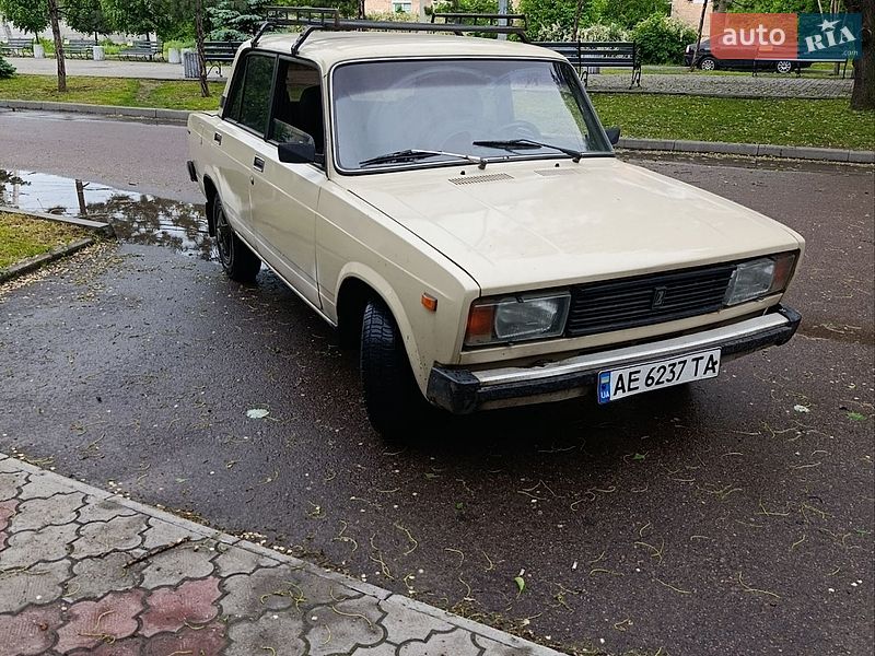 Седан ВАЗ / Lada 2105 1990 в Каменском