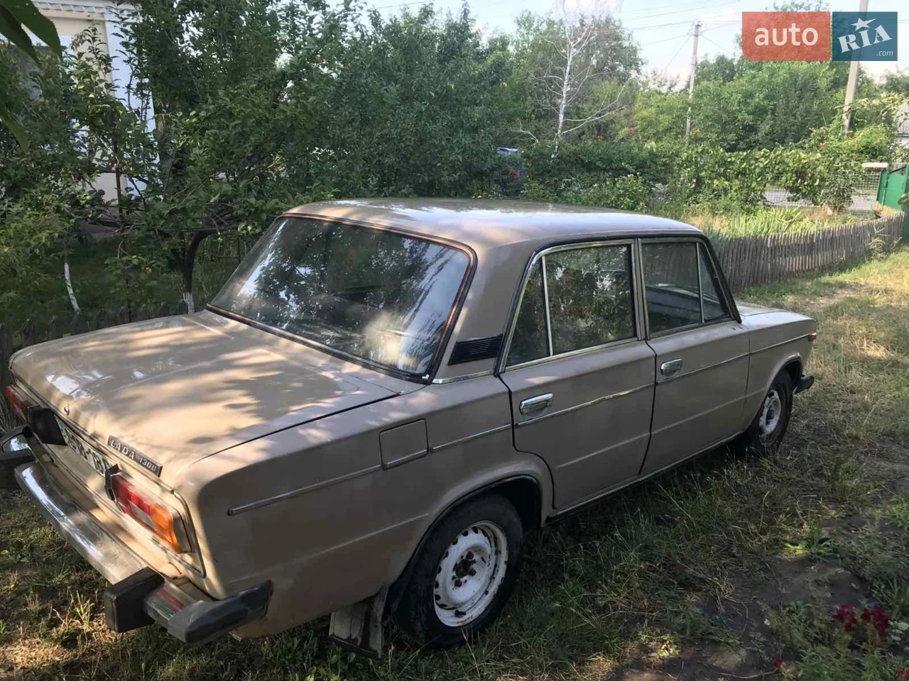 Авто на ходу,не варена, не фарбована, заводиться з півоберта. Двигун працює рівно, масло не бере. КПП без хрустів.
Підвіска обслуговувалась вчасно, нічого не стукає.
Гальма робочі.