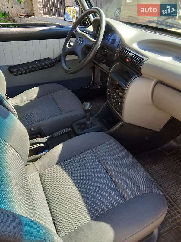 Седан ВАЗ / Lada 2106 1990 в Южноукраинске фото 2 Седан ВАЗ / Lada 2106 1990 в Южноукраинске