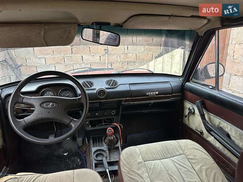 Седан ВАЗ / Lada 2106 1982 в Каменском фото 3 Седан ВАЗ / Lada 2106 1982 в Каменском