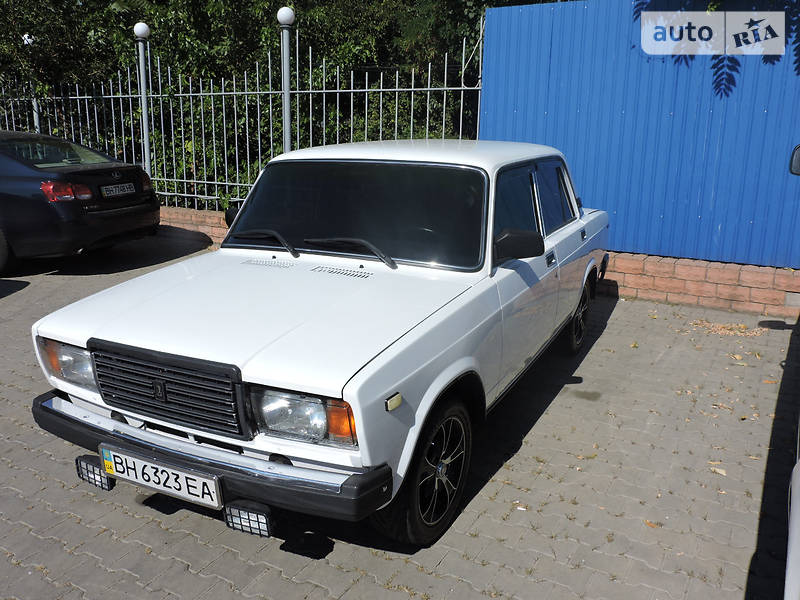 Седан ВАЗ / Lada 2107 2004 в Одессе