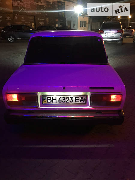 Седан ВАЗ / Lada 2107 2004 в Одессе