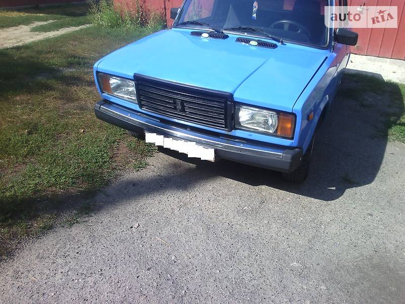Седан ВАЗ / Lada 2107 1983 в Голой Пристани