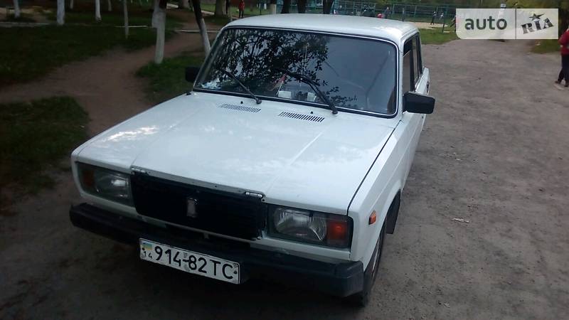 Седан ВАЗ / Lada 2107 1986 в Луцке