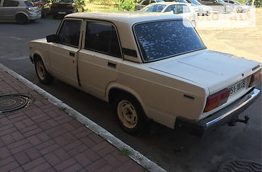 Седан ВАЗ / Lada 2107 1997 в Киеве