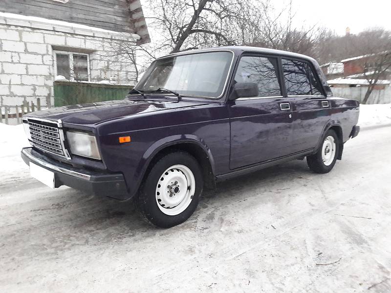 Седан ВАЗ / Lada 2107 2004 в Чернигове