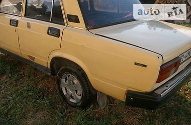 Седан ВАЗ / Lada 2107 1983 в Черновцах