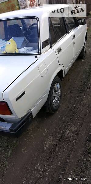 Седан ВАЗ / Lada 2107 1986 в Чернівцях