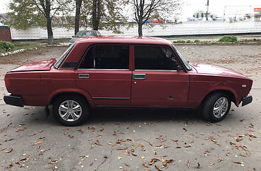 Седан ВАЗ / Lada 2107 1995 в Ровно