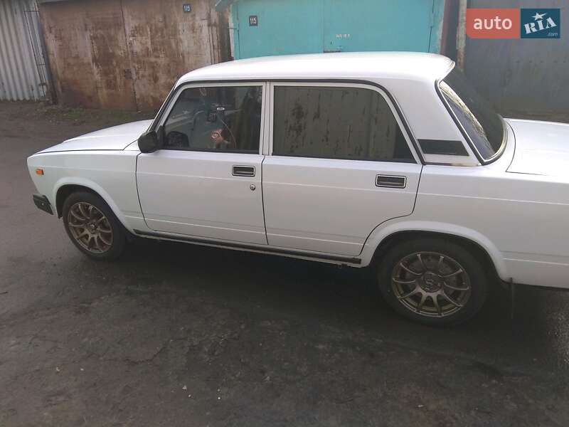 Седан ВАЗ / Lada 2107 2007 в Черноморске