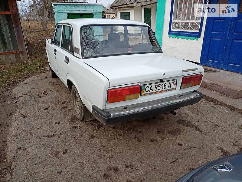 Седан ВАЗ / Lada 2107 1989 в Маньковке