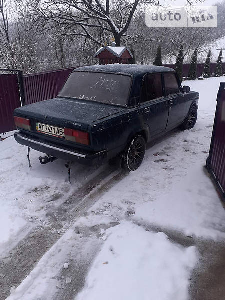 Седан ВАЗ / Lada 2107 2000 в Снятине