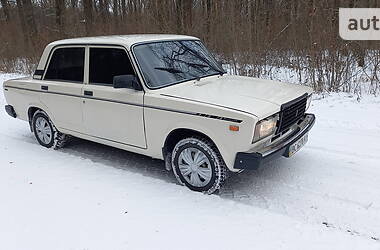 Седан ВАЗ / Lada 2107 1990 в Сокале