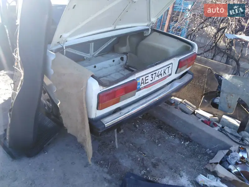 ВАЗ / Lada 2107 1988 VIN XTA210700J0367987 фото оголошення 13 з 33