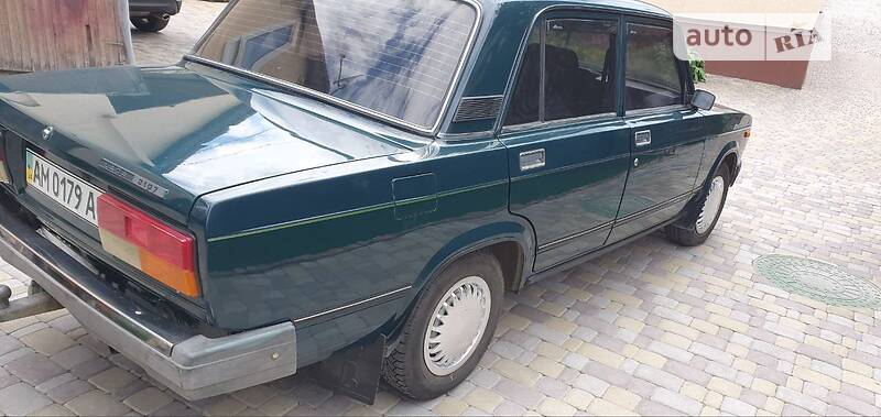 Седан ВАЗ / Lada 2107 2005 в Житомире