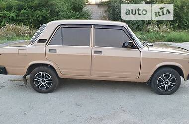 Седан ВАЗ / Lada 2107 1985 в Каменском