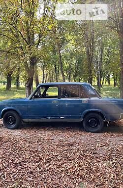 Седан ВАЗ / Lada 2107 2000 в Ямполе