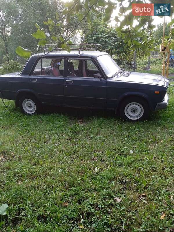 Седан ВАЗ / Lada 2107 2001 в Іваничах