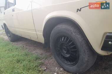 Седан ВАЗ / Lada 2107 1990 в Новомосковську