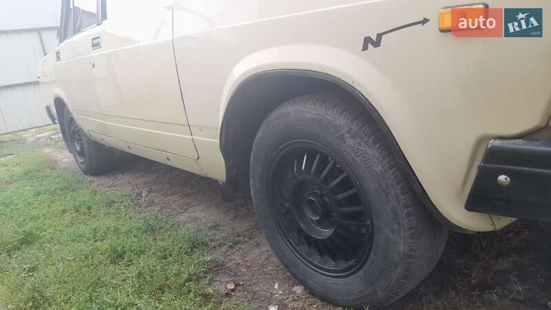 Седан ВАЗ / Lada 2107 1990 в Новомосковську