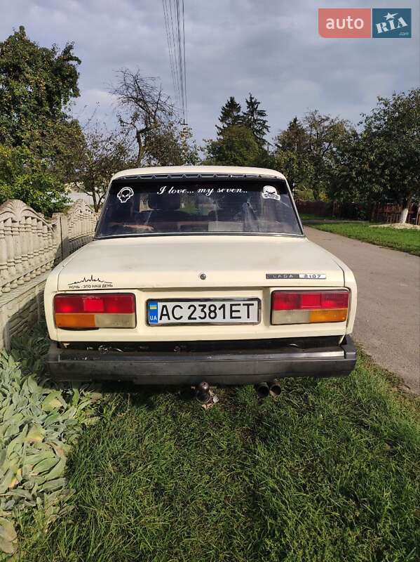 Седан ВАЗ / Lada 2107 1989 в Иваничах