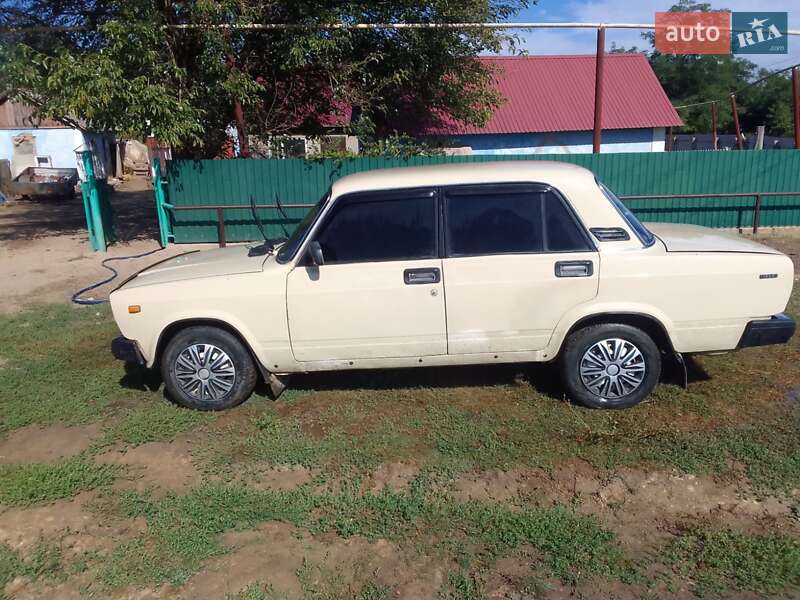Седан ВАЗ / Lada 2107 1987 в Одессе