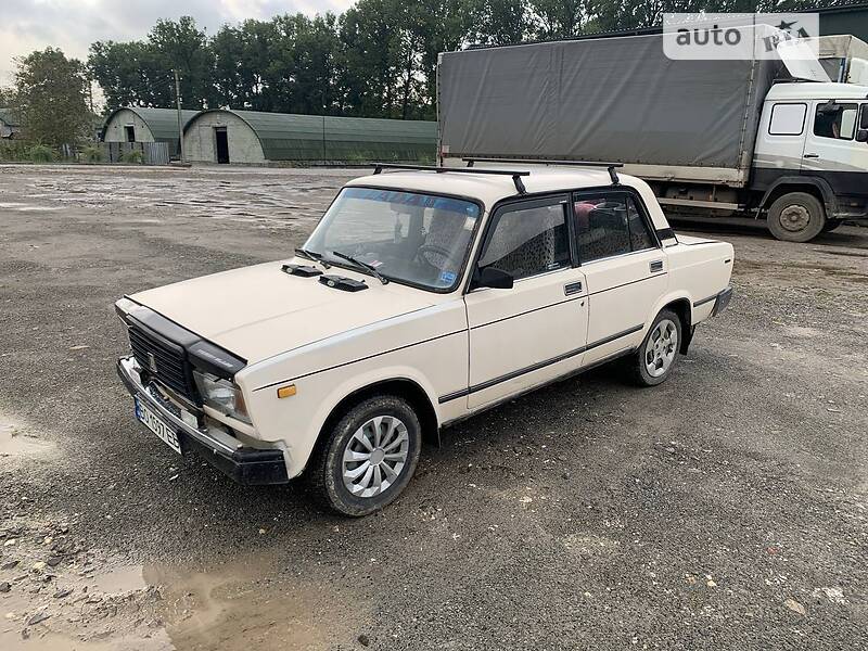 Седан ВАЗ / Lada 2107 1989 в Бережанах