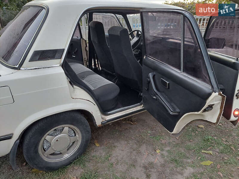 Седан ВАЗ / Lada 2107 1983 в Белой Церкви
