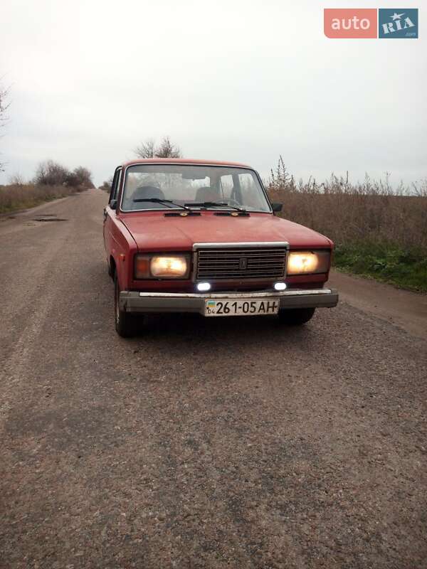 Седан ВАЗ / Lada 2107 1985 в Запоріжжі