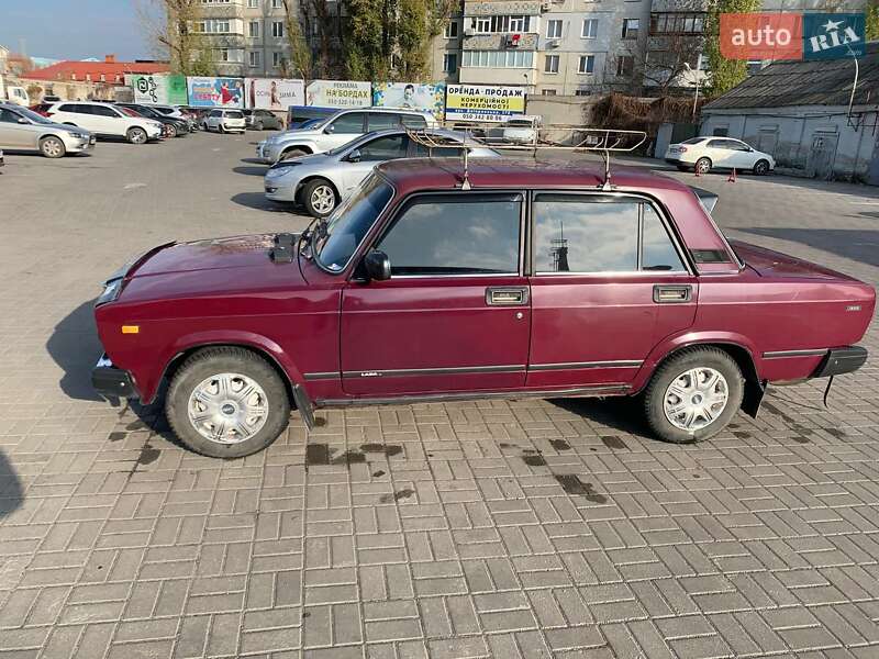Седан ВАЗ / Lada 2107 2004 в Павлограді