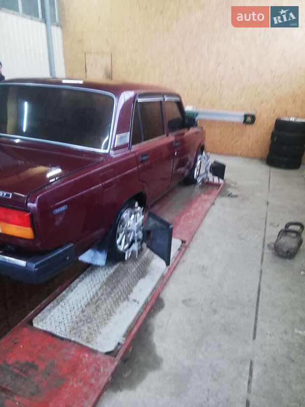 Седан ВАЗ / Lada 2107 2006 в Чемерівцях