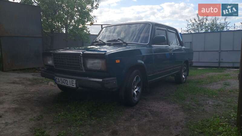 Седан ВАЗ / Lada 2107 2004 в Черкасах