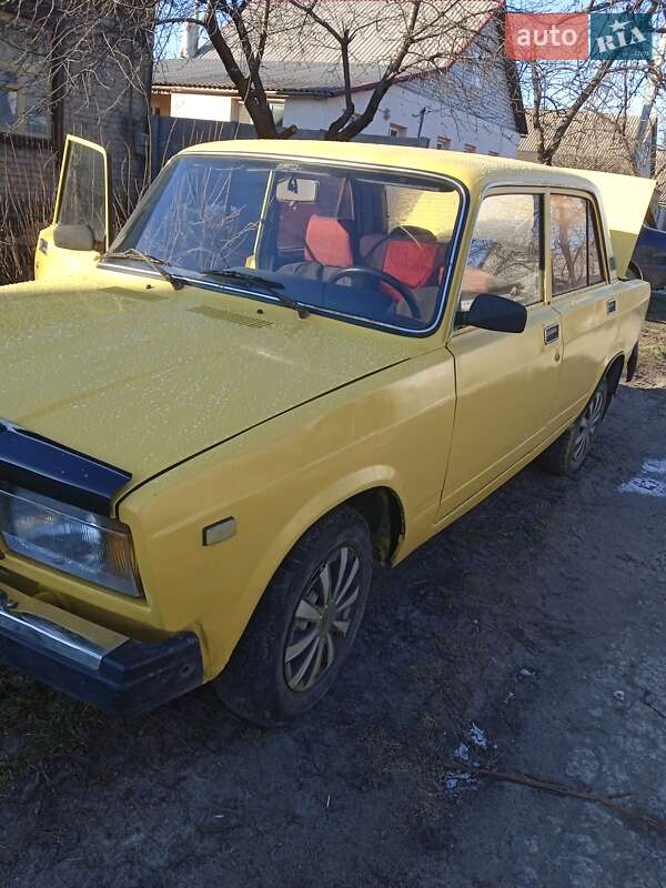 Седан ВАЗ / Lada 2107 1984 в Кам'янському