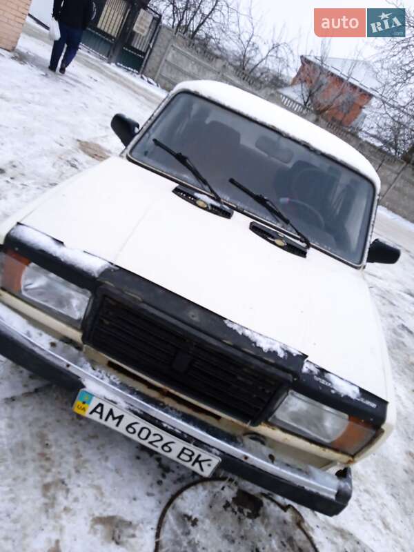 Седан ВАЗ / Lada 2107 1994 в Звягеле