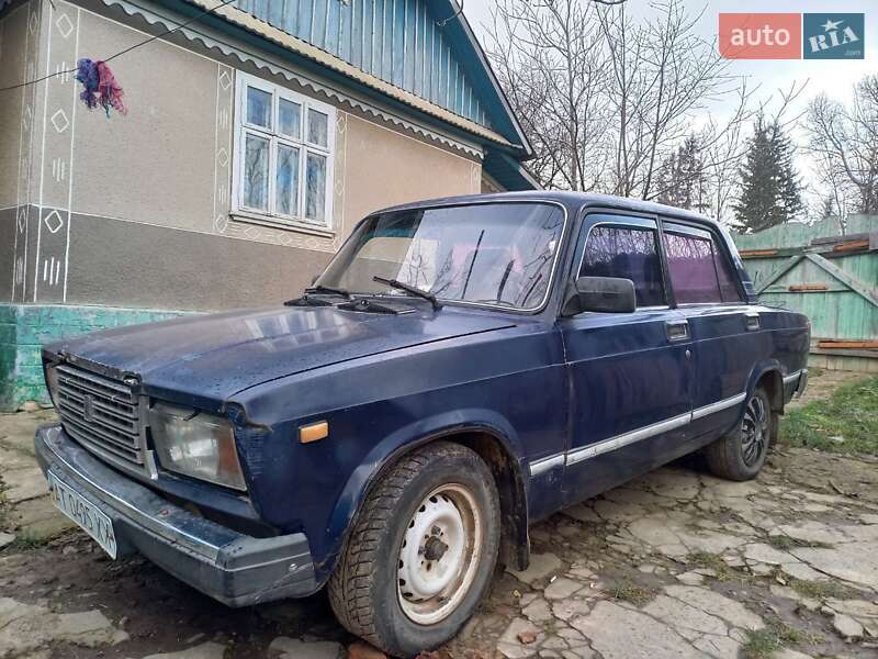 Седан ВАЗ / Lada 2107 1985 в Заставній