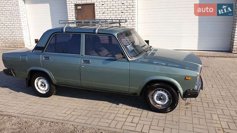 Седан ВАЗ / Lada 2107 2006 в Кременчуге